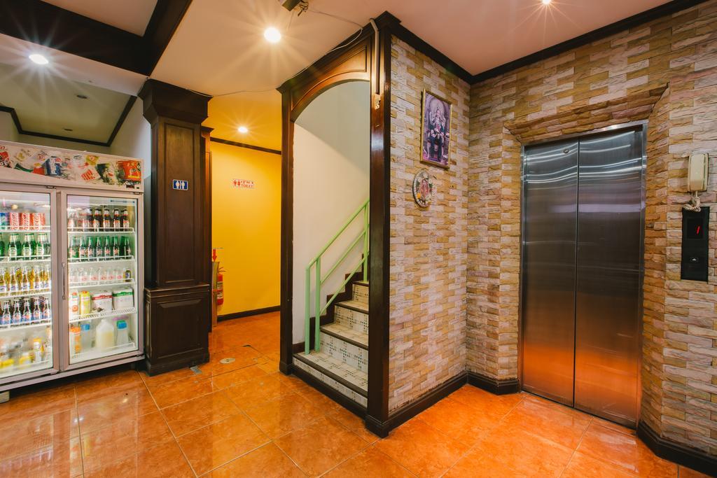 Hotel Magnific Patong Exterior foto