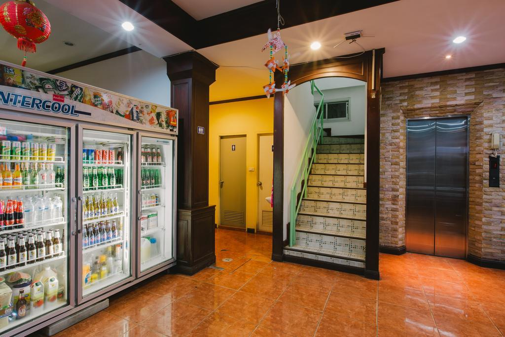 Hotel Magnific Patong Exterior foto