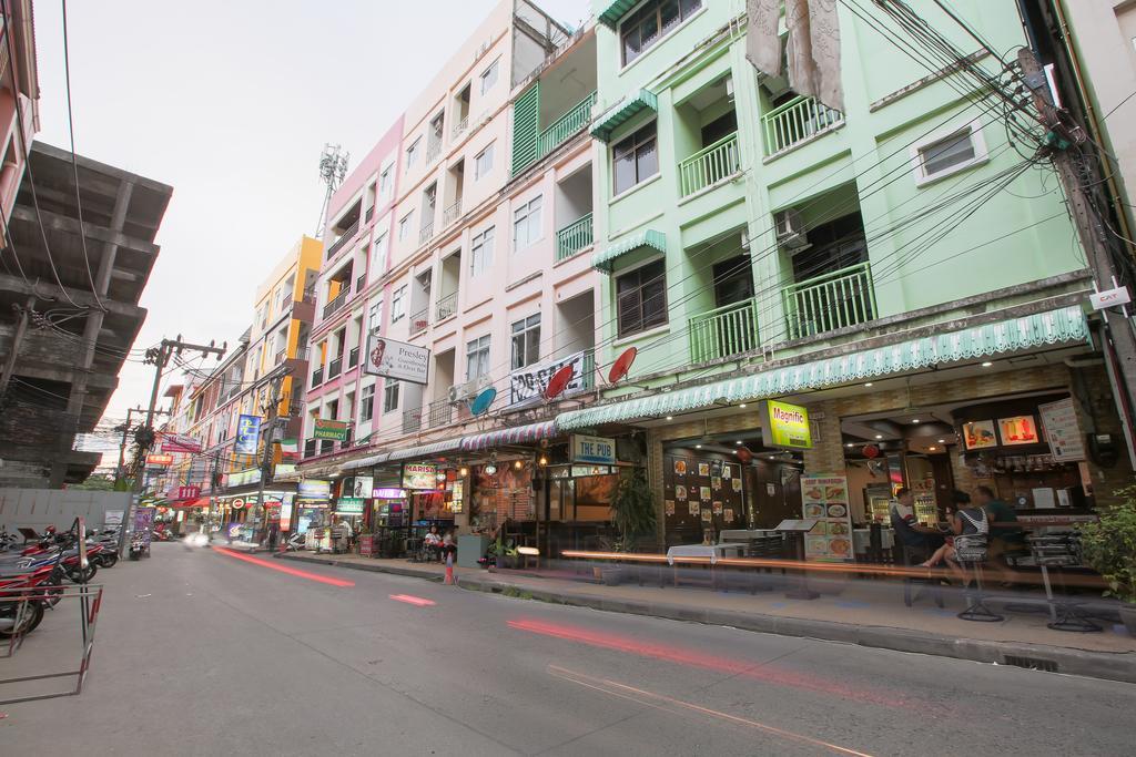 Hotel Magnific Patong Exterior foto