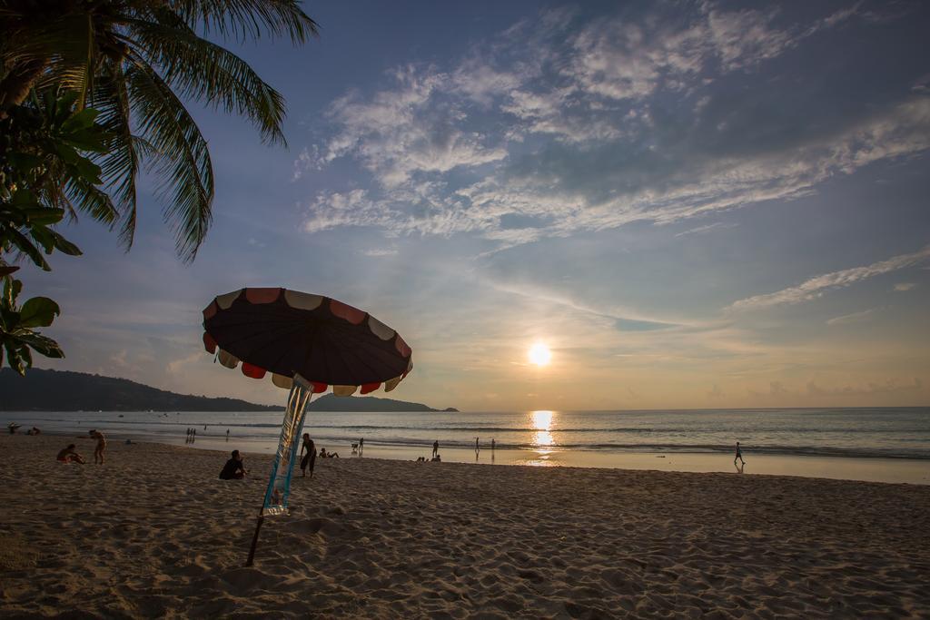 Hotel Magnific Patong Exterior foto